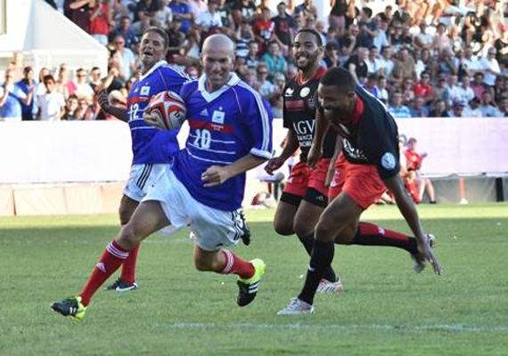 zidane-toulon-rugby-football-pic7