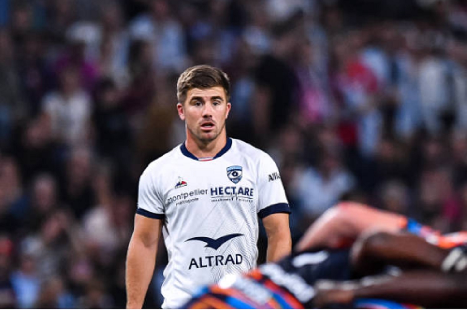 Montpellier’s Louis Carbonel Shines in Victory Against Stade Rochelais in Top 14 Opener