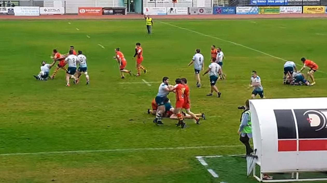 VIDEO: Big general fight during the Honor match between Trélissac and Monpazier!